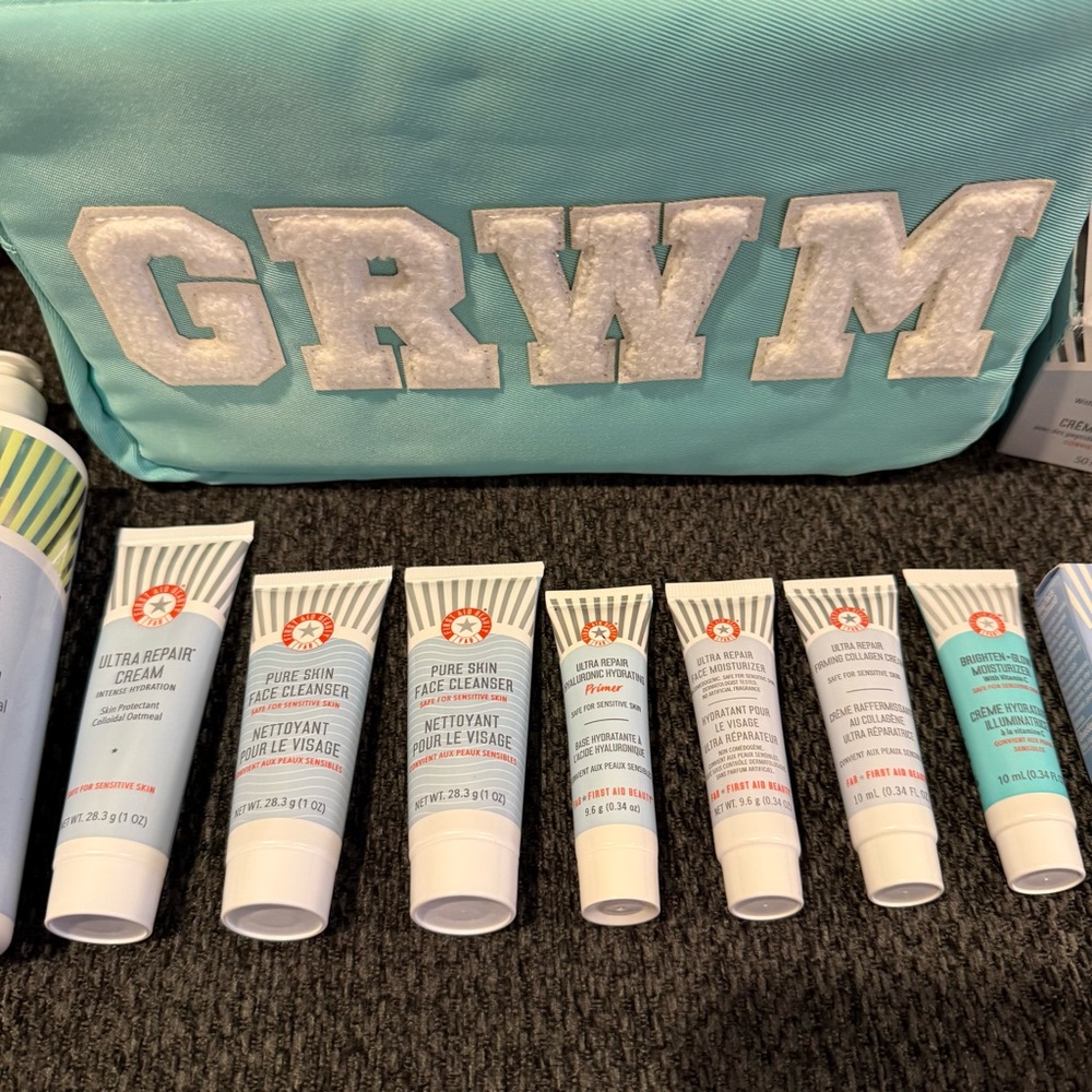 First Aid Beauty Bundle - Picture 3 of 5